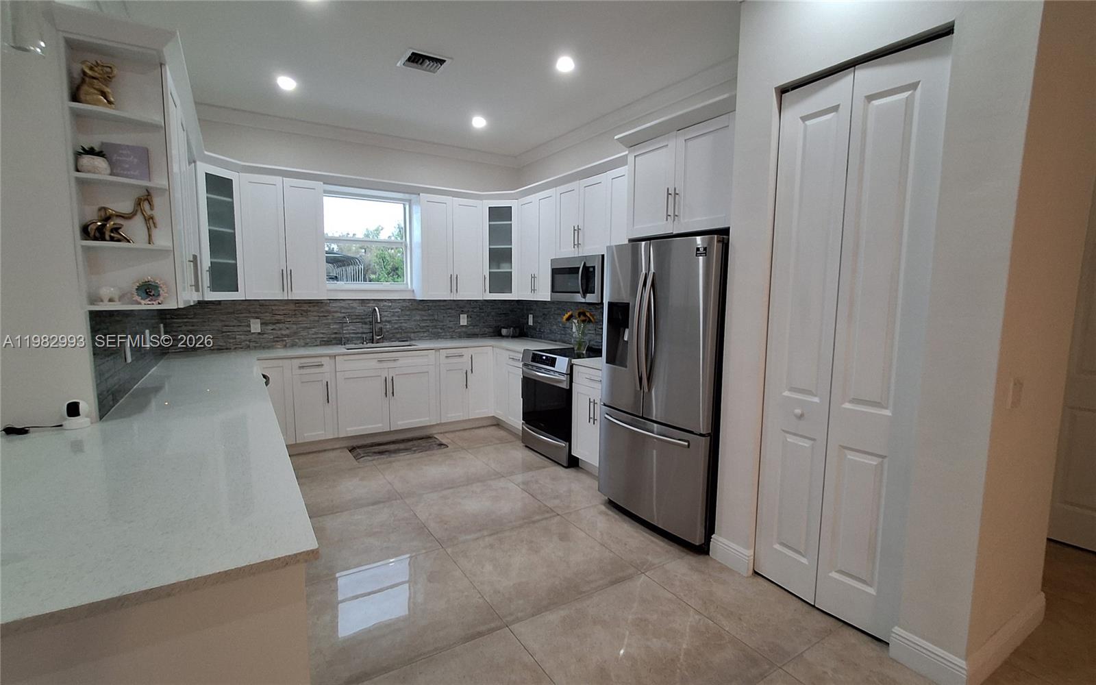 GOLDEN GATE EST - Residential