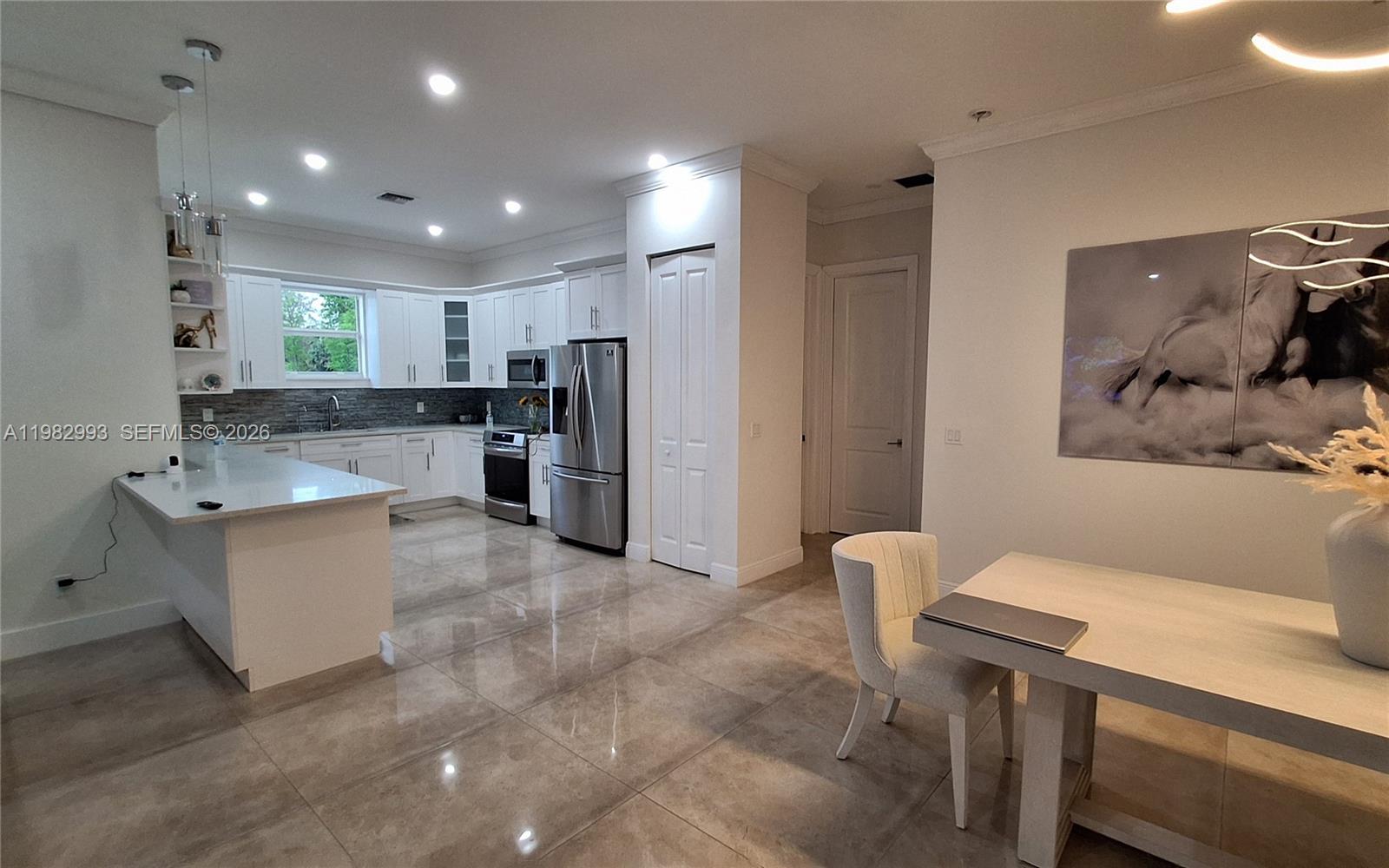 GOLDEN GATE EST - Residential