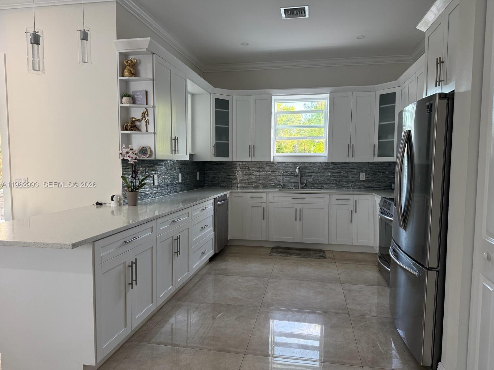 GOLDEN GATE EST - Residential