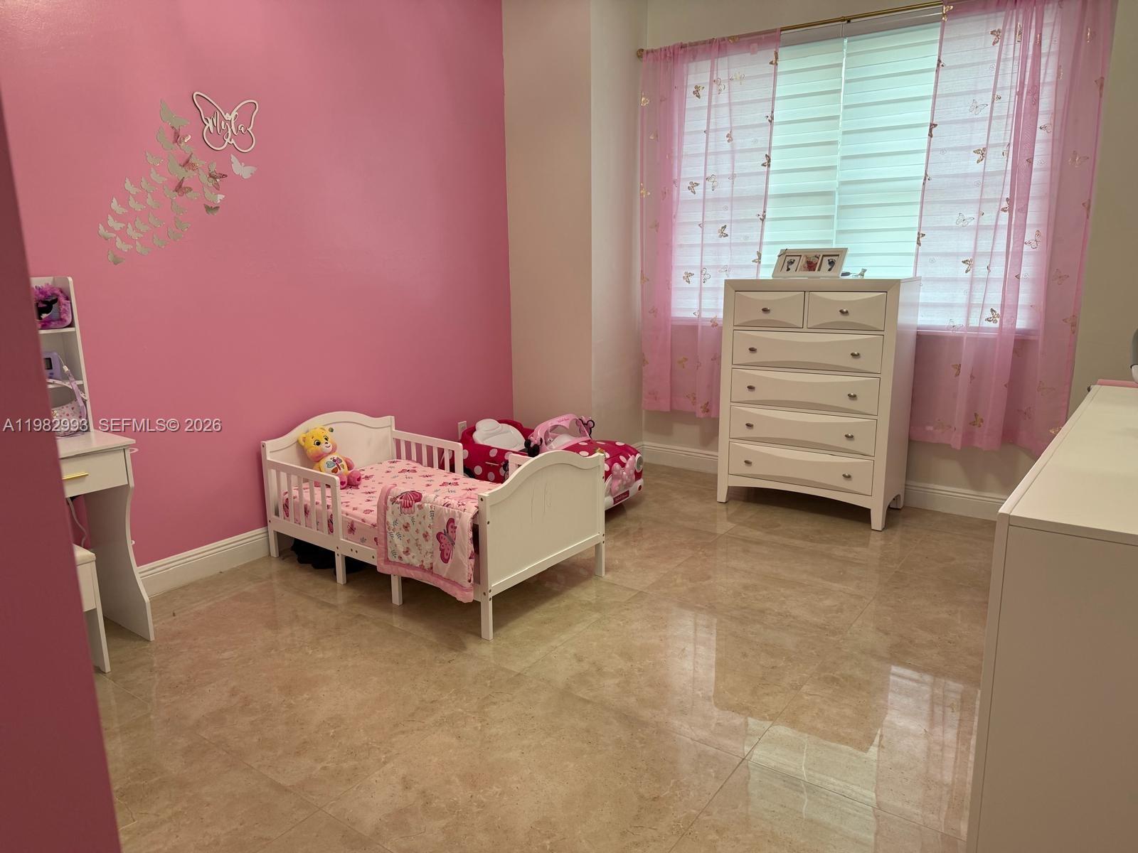 GOLDEN GATE EST - Residential