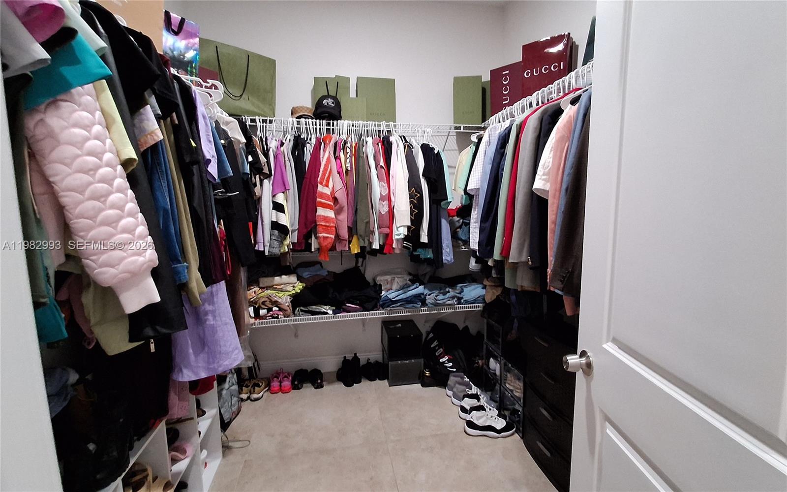 GOLDEN GATE EST - Residential