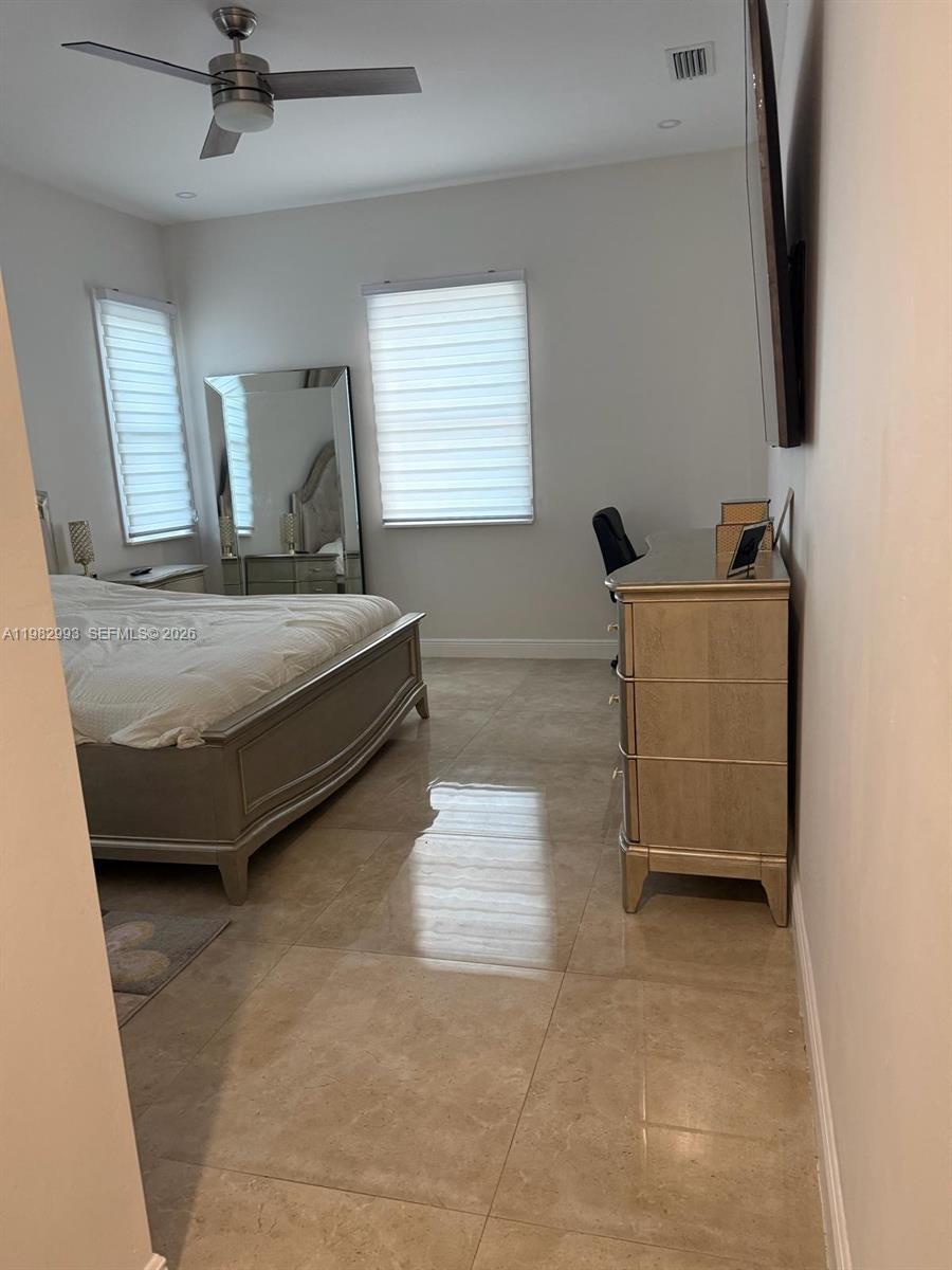 GOLDEN GATE EST - Residential