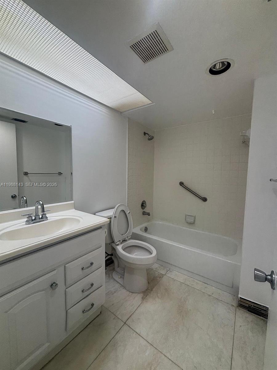 BUCKINGHAM EAST AT CENTUR - Residential Lease