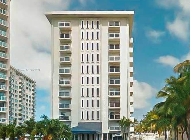 Rental Property at 5313 Collins Ave 308, Miami Beach, Miami-Dade County, Florida - Bedrooms: 1 
Bathrooms: 2  - $2,800 MO.