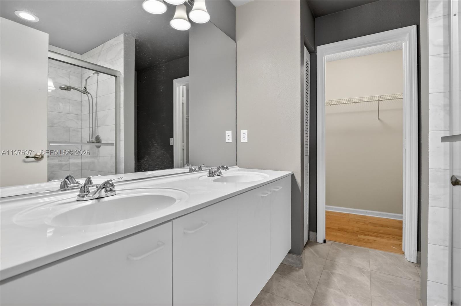 BANYAN OAKRIDGE - Residential