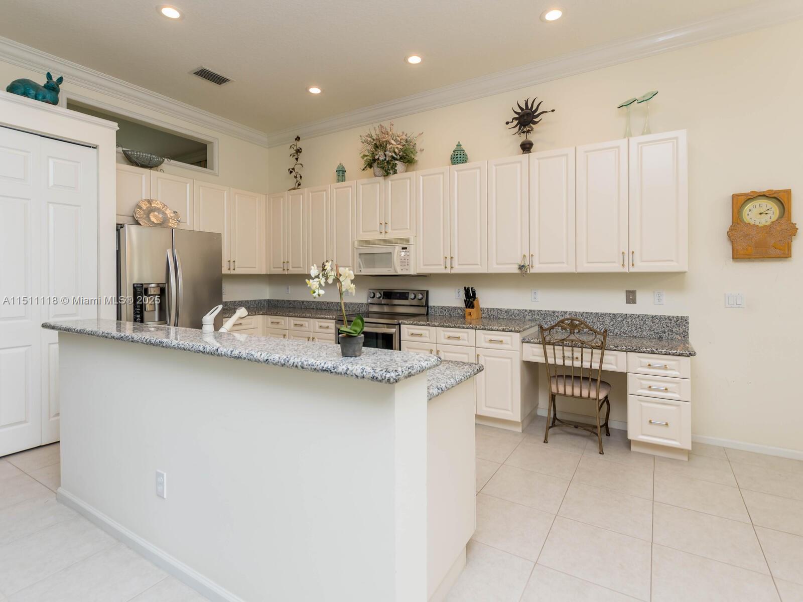 VALENCIA POINTE - Residential