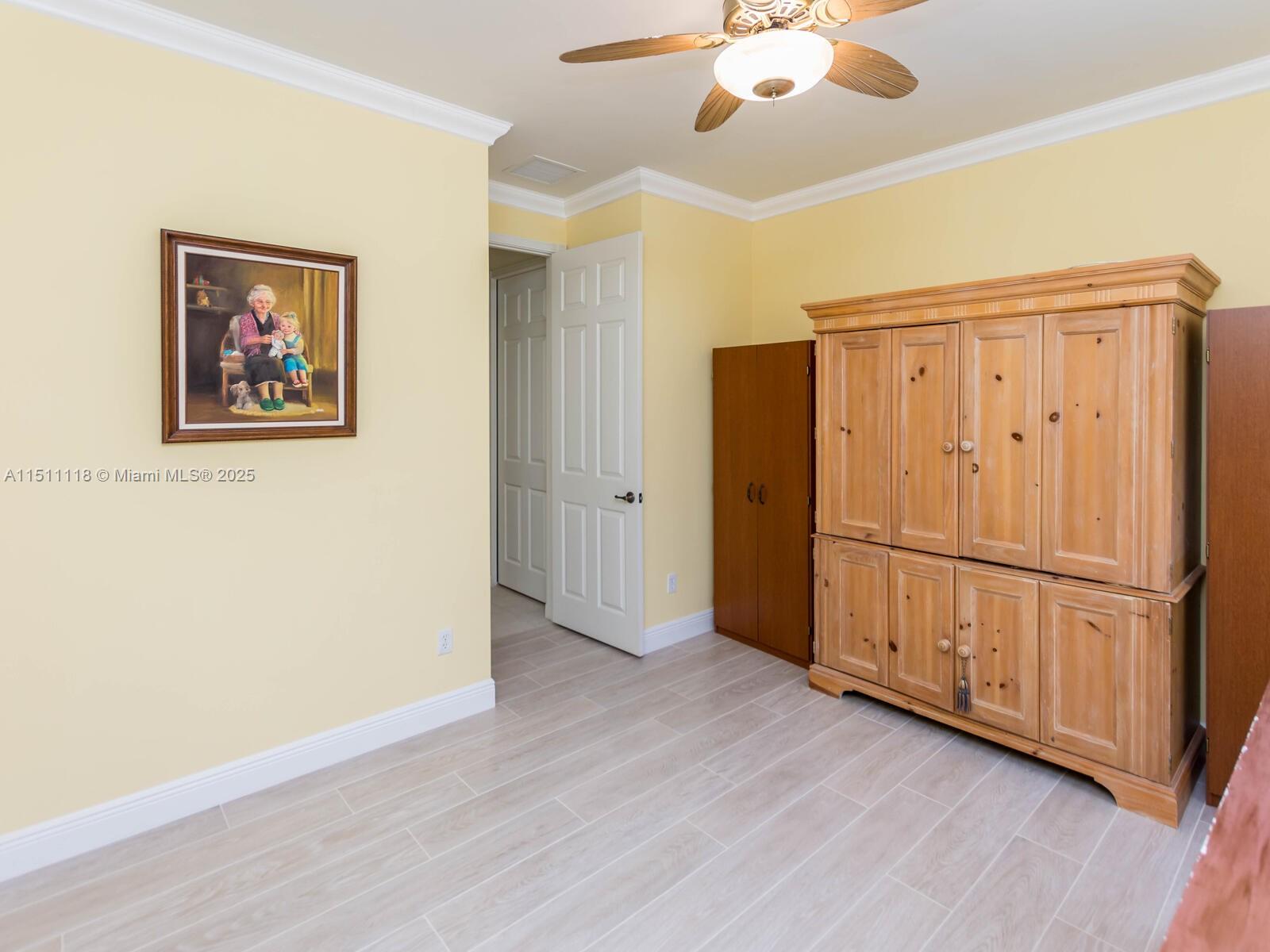 VALENCIA POINTE - Residential