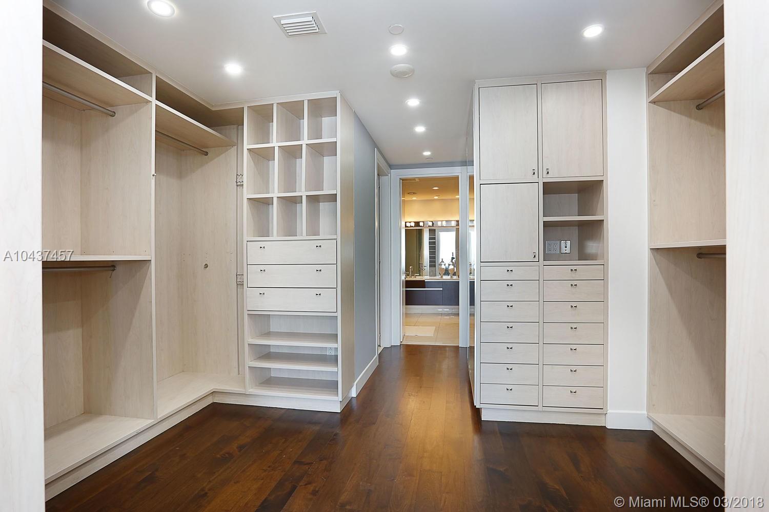 GROVENOR HOUSE CONDO - Residential