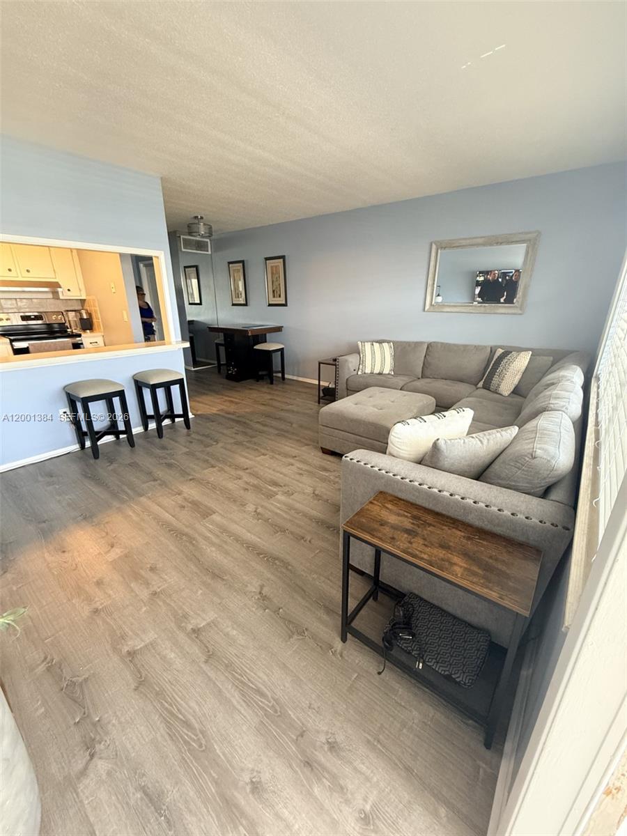 MAYBURY MANSIONS CONDO - Residential Lease