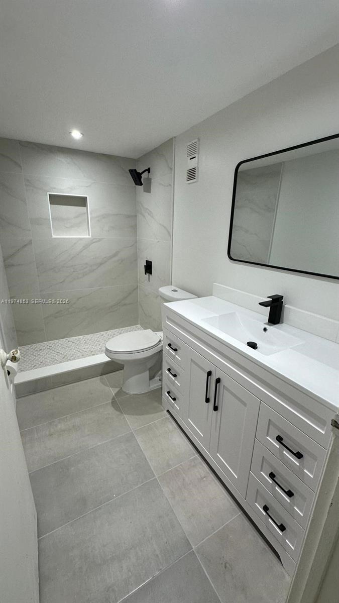 SAMARI LAKE EAST CONDO - Residential Lease