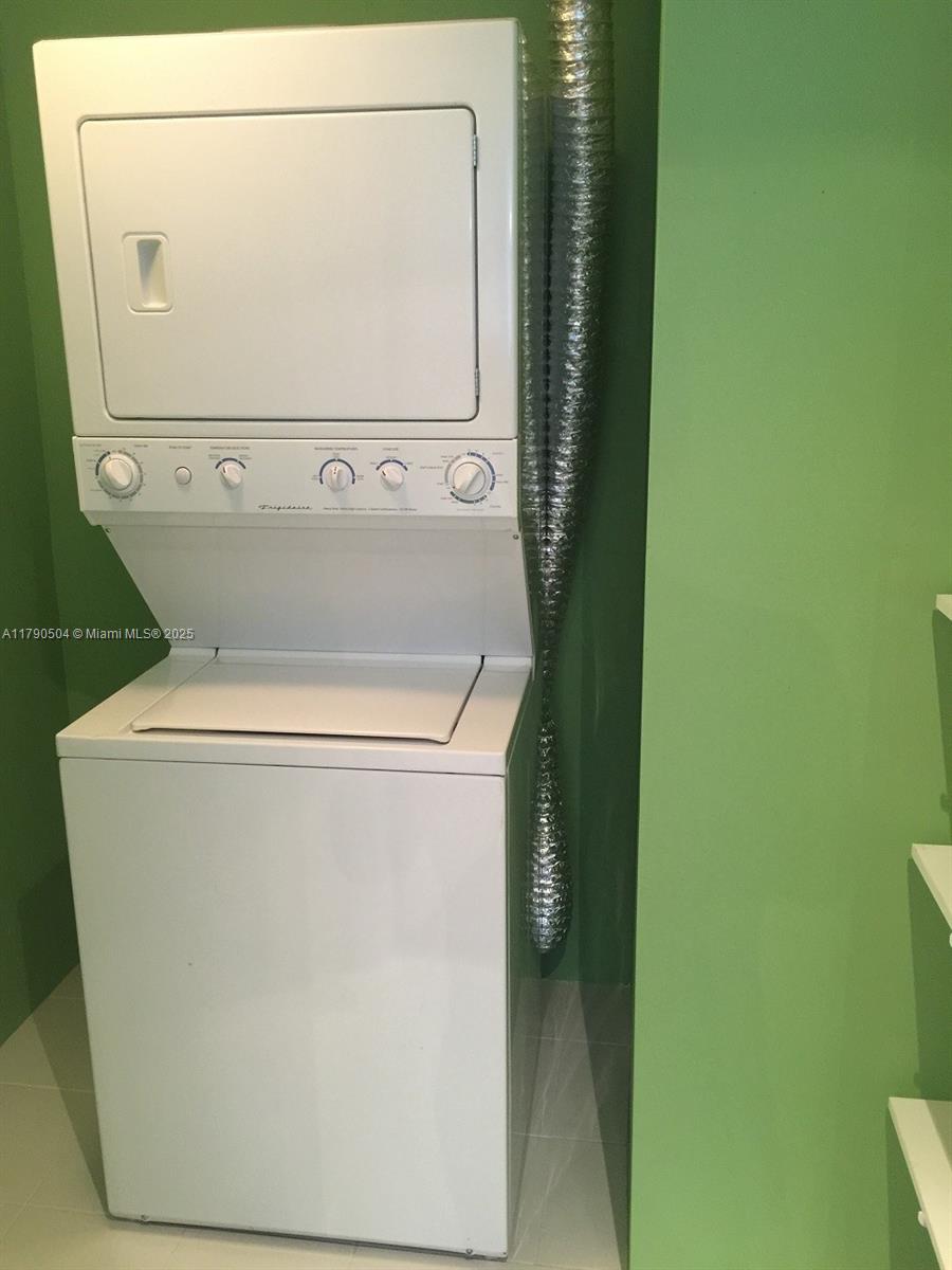 THE BRIDGEWATER CONDO - Residential Lease