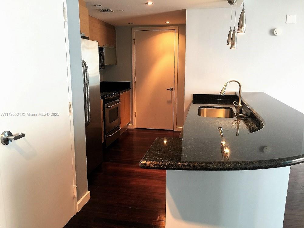 THE BRIDGEWATER CONDO - Residential Lease