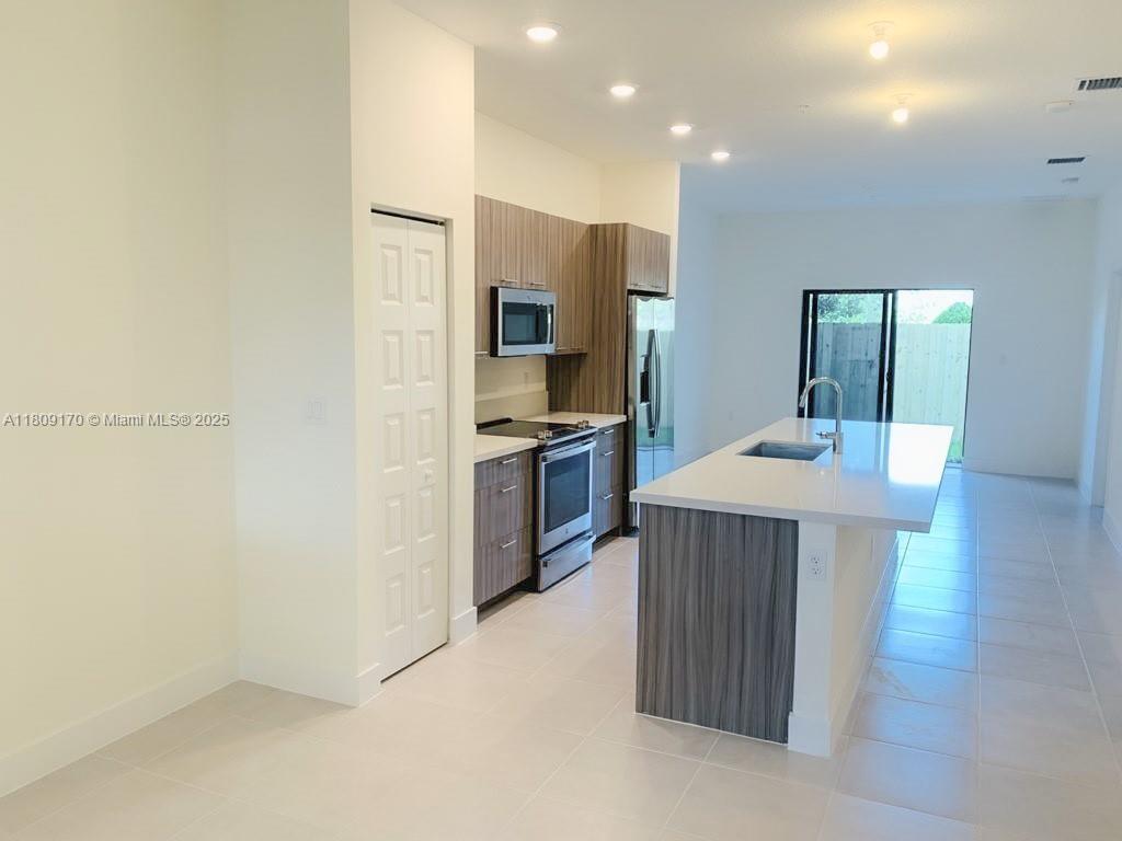 Rental Property at 8151 104th Ave 4, Doral, Miami-Dade County, Florida - Bedrooms: 2 
Bathrooms: 2  - $2,900 MO.