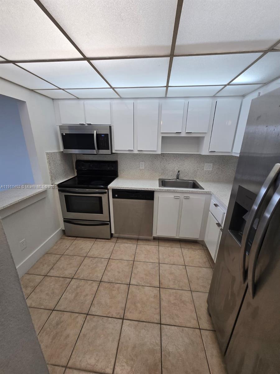 SAILBOAT CAY CONDO - Residential Lease