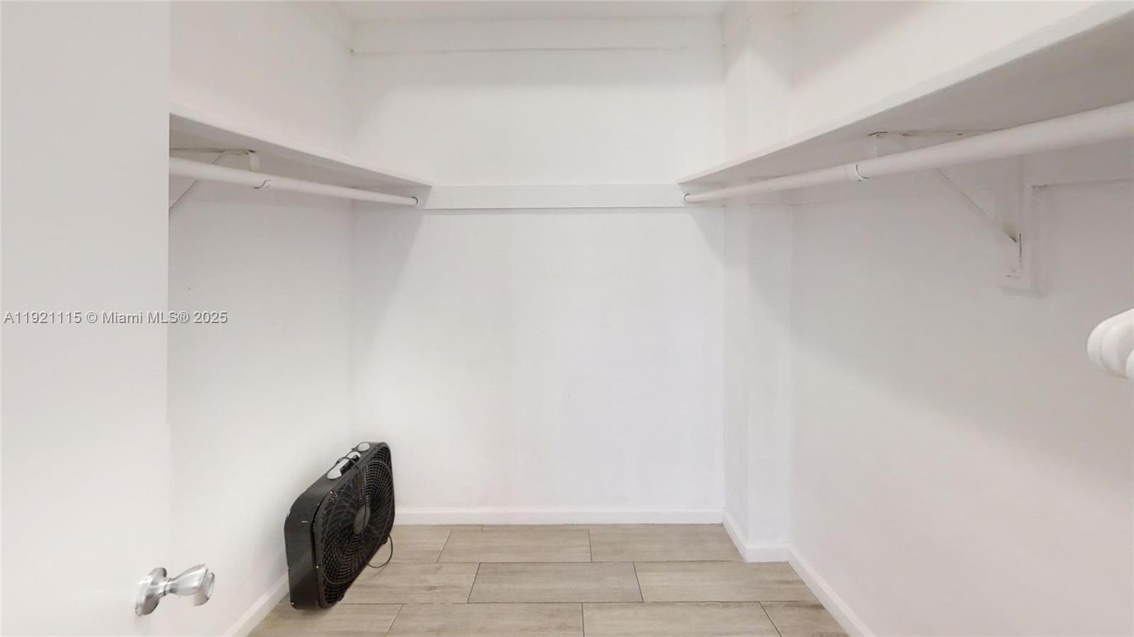 SIAN OCEAN RESIDENCES CON - Residential Lease