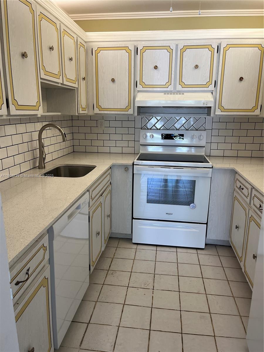 17051 NE 35th Ave 202