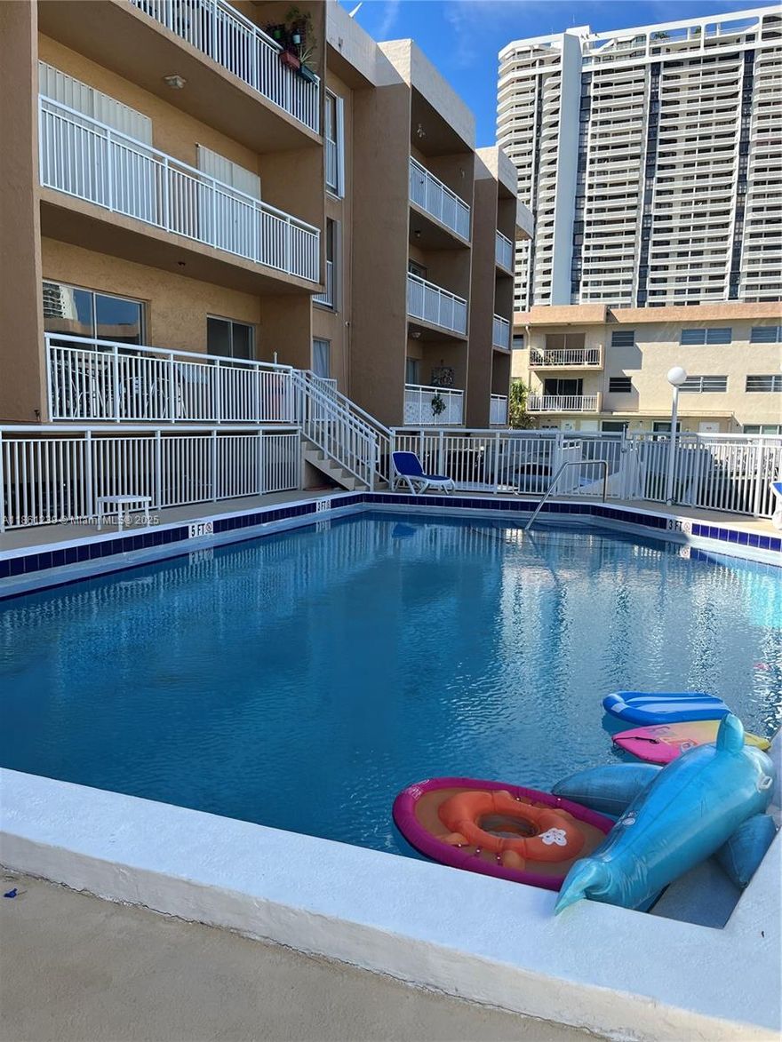 Spacious 2 bedroom, 2 bathroom semi-remodeled apartment in North Miami Beach, just a few blocks from Sunny Isles beaches, shopping malls and restaurants.  Bright living spaces with a low maintenance cost.  Ideal for those seeking comfort and convenience at a great value.