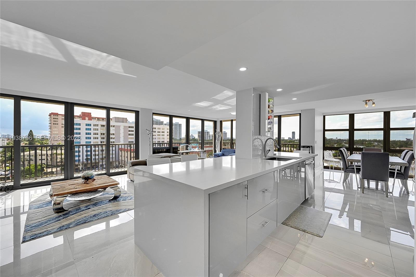 AVANT GARDE CONDO - Residential