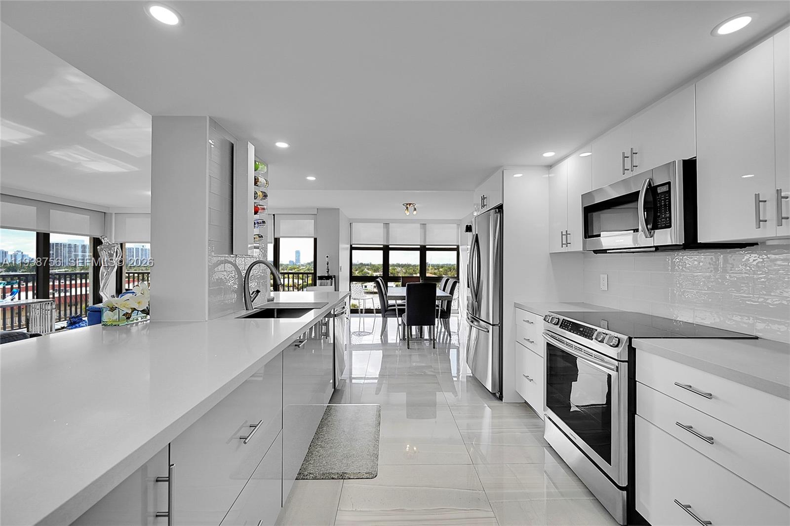 AVANT GARDE CONDO - Residential