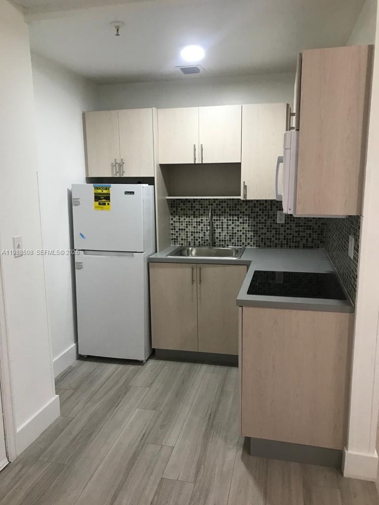 2730 Collins Ave 312