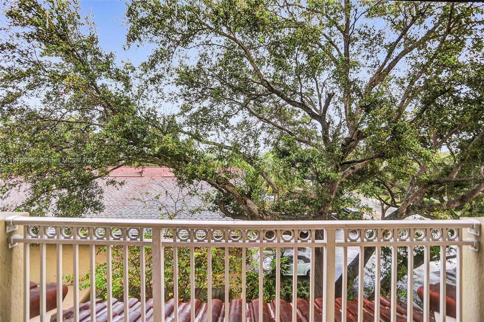 CROISSANT PARK - Residential Lease