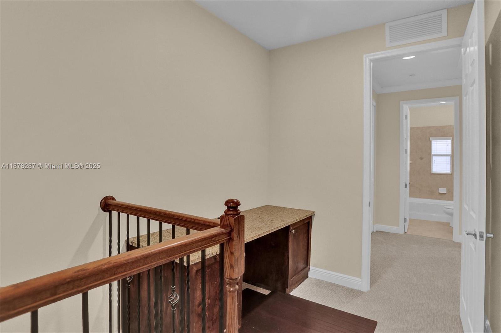 CROISSANT PARK - Residential Lease