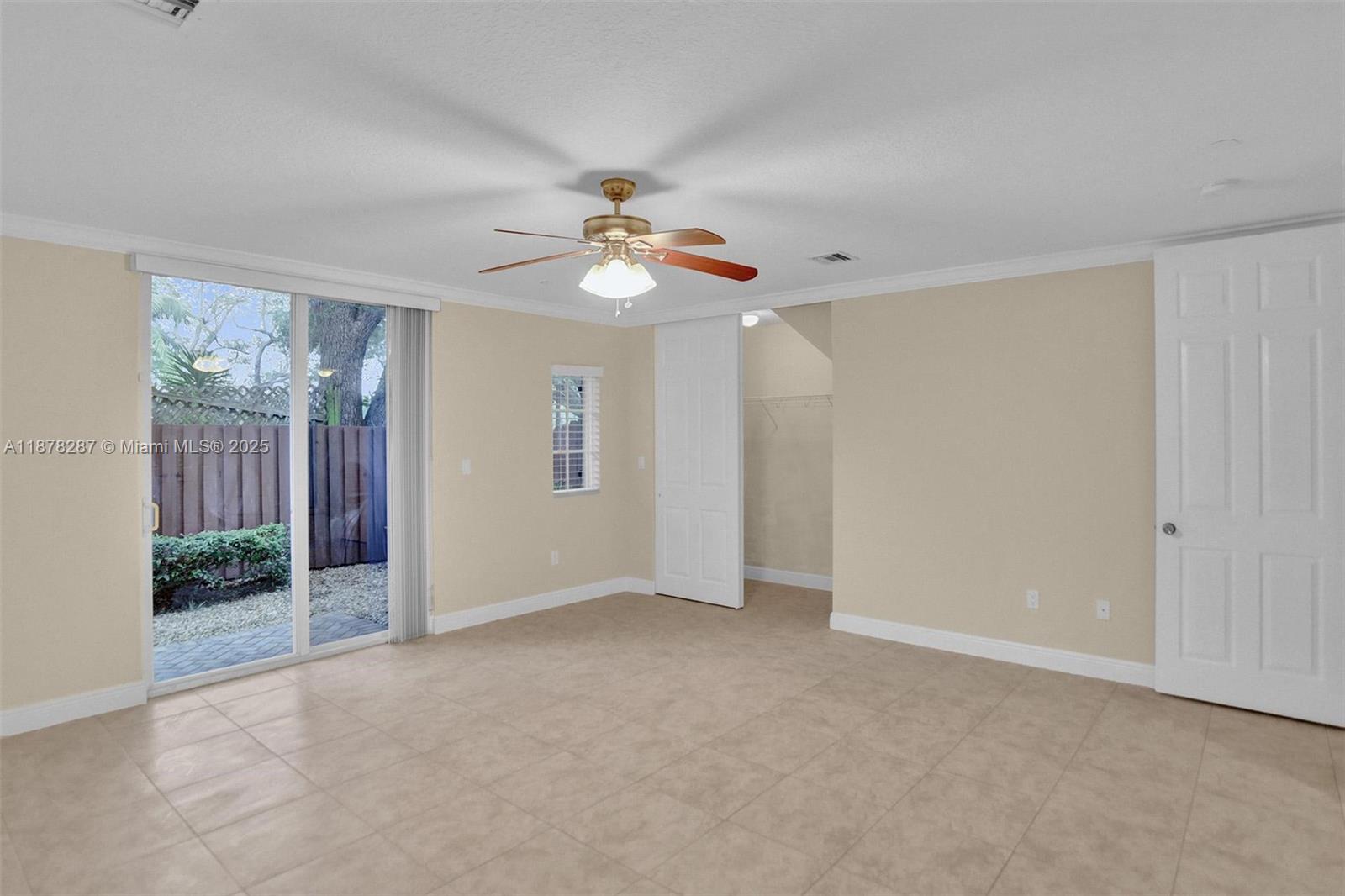 CROISSANT PARK - Residential Lease