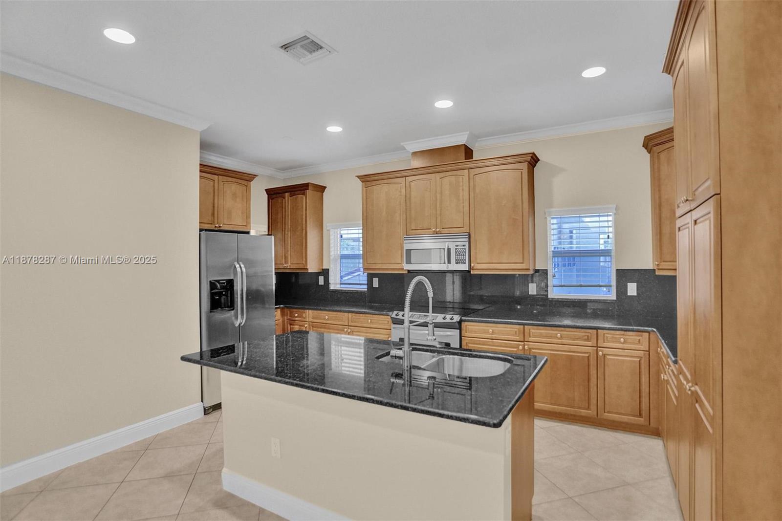 CROISSANT PARK - Residential Lease