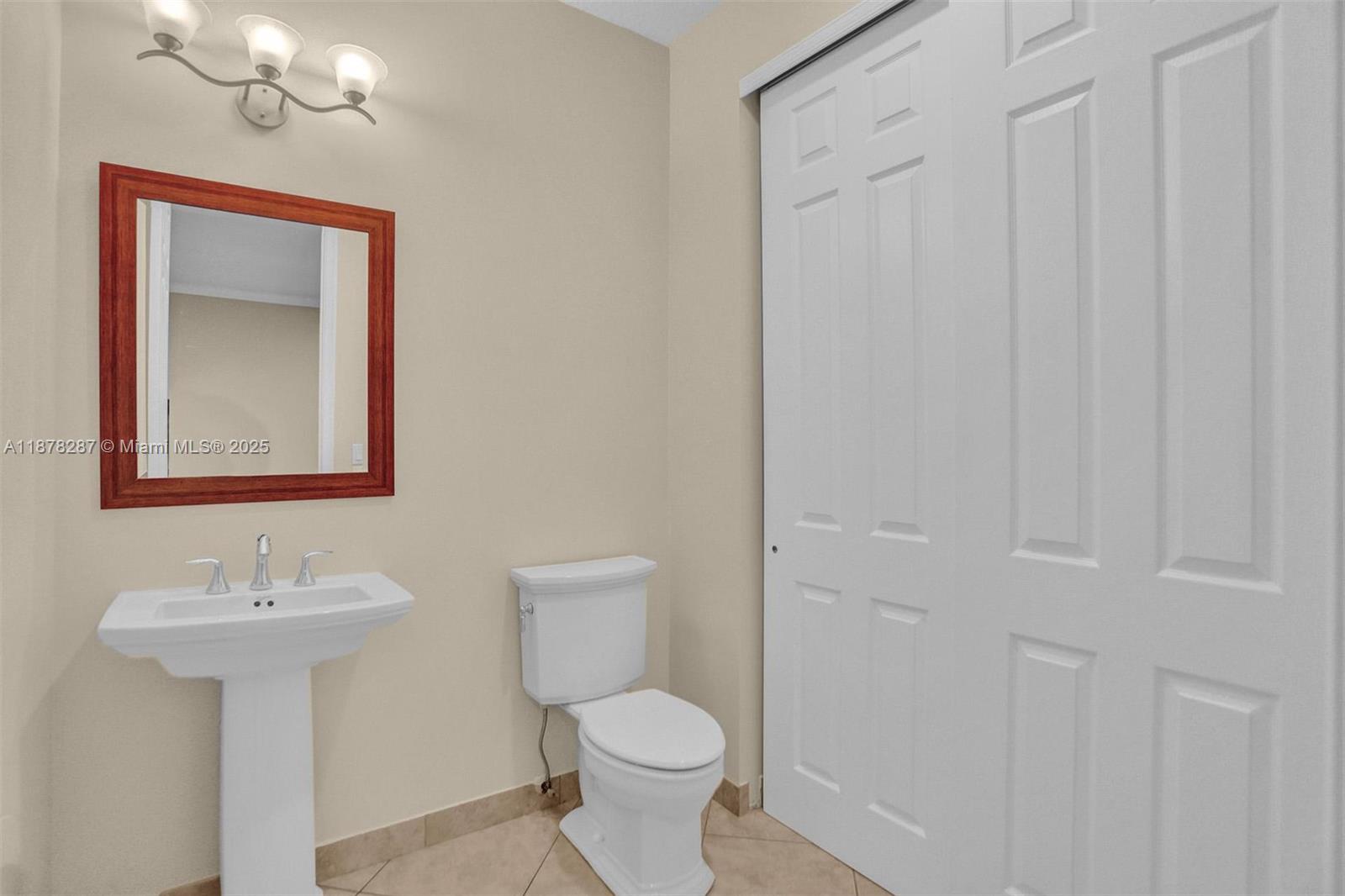 CROISSANT PARK - Residential Lease