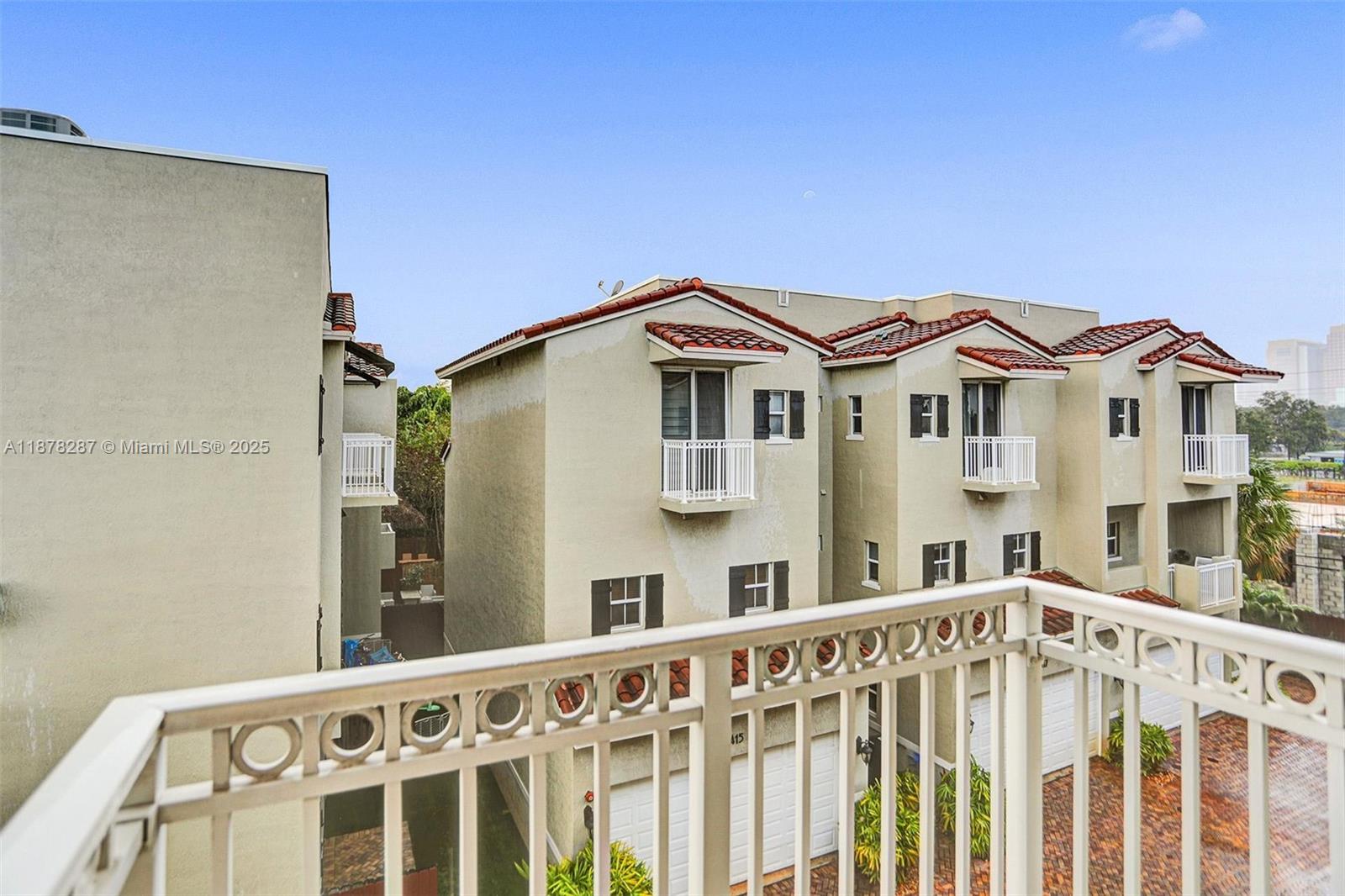 CROISSANT PARK - Residential Lease