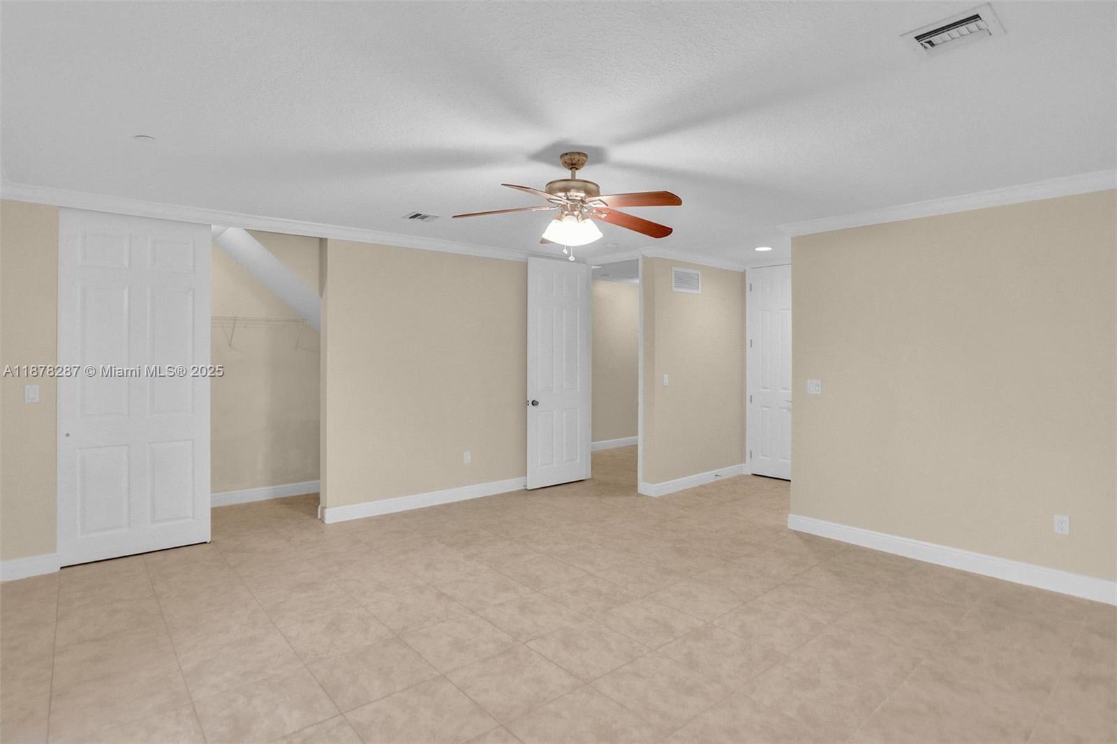 CROISSANT PARK - Residential Lease