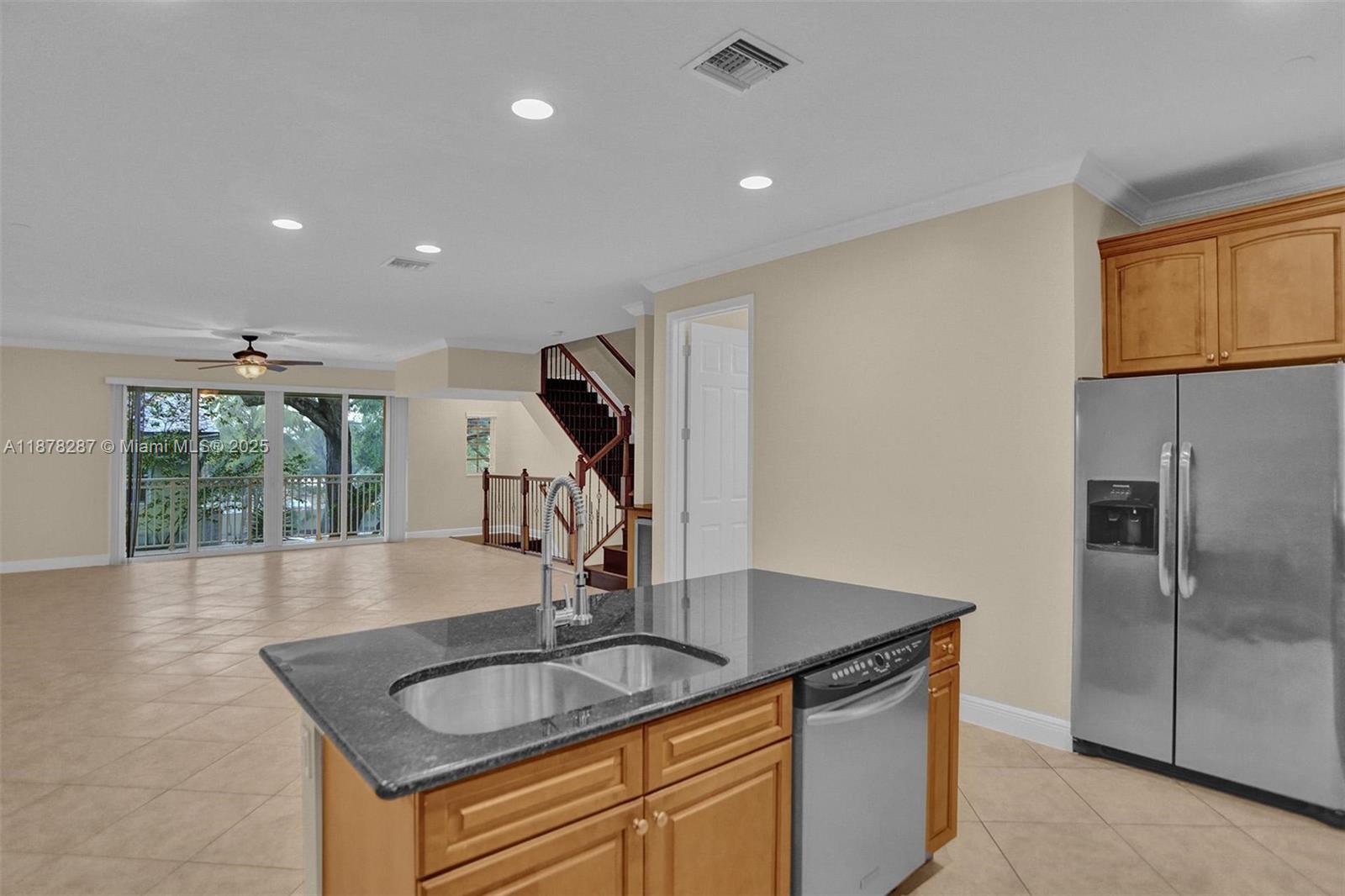 CROISSANT PARK - Residential Lease