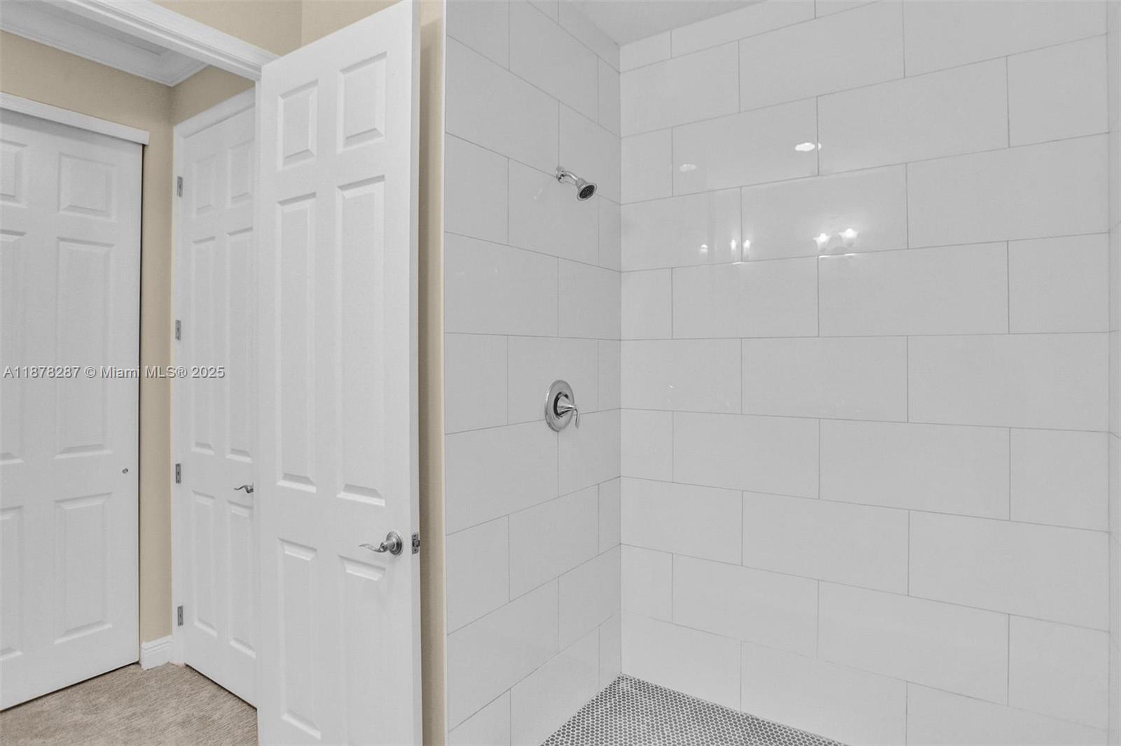 CROISSANT PARK - Residential Lease