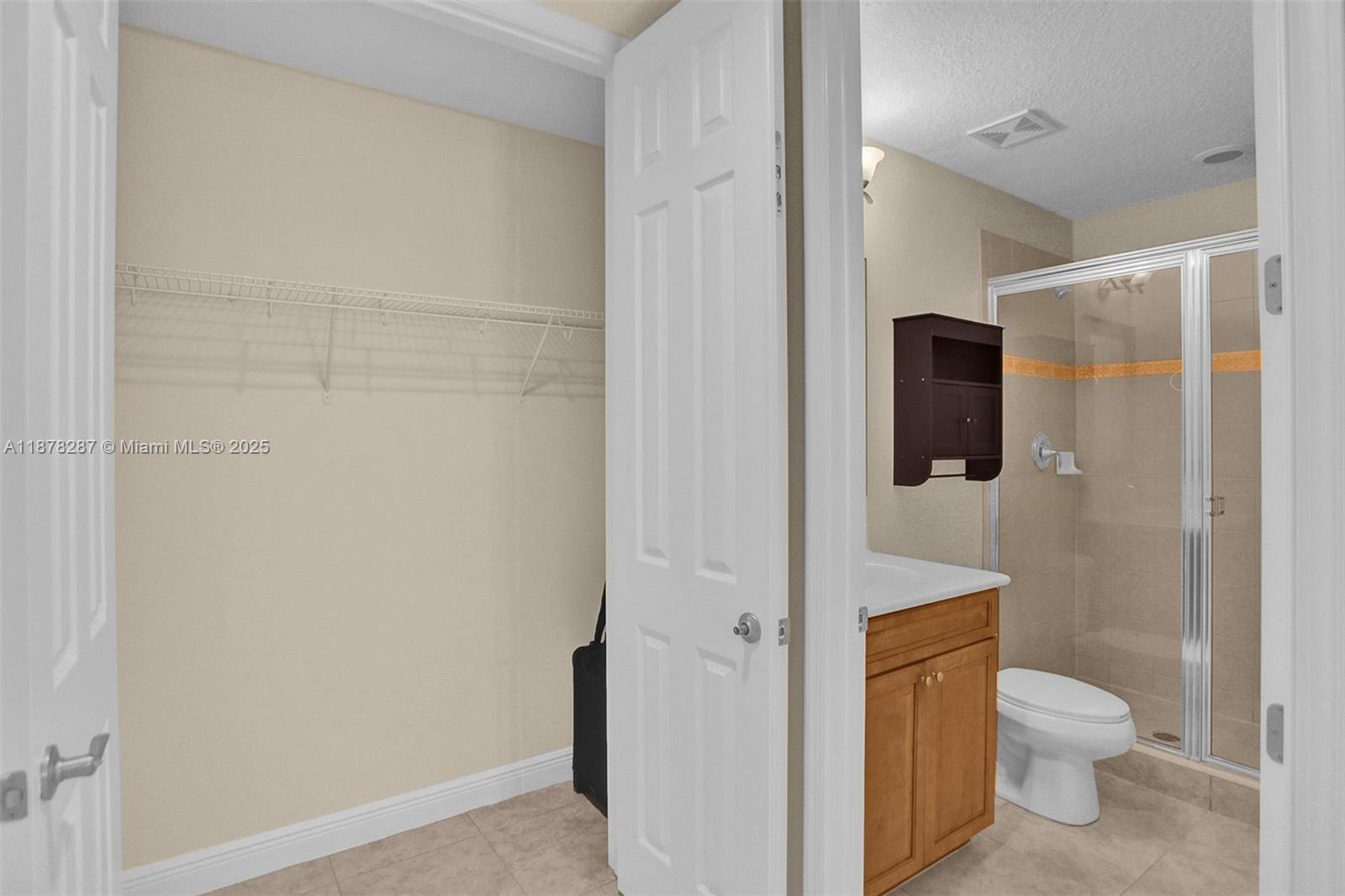 CROISSANT PARK - Residential Lease