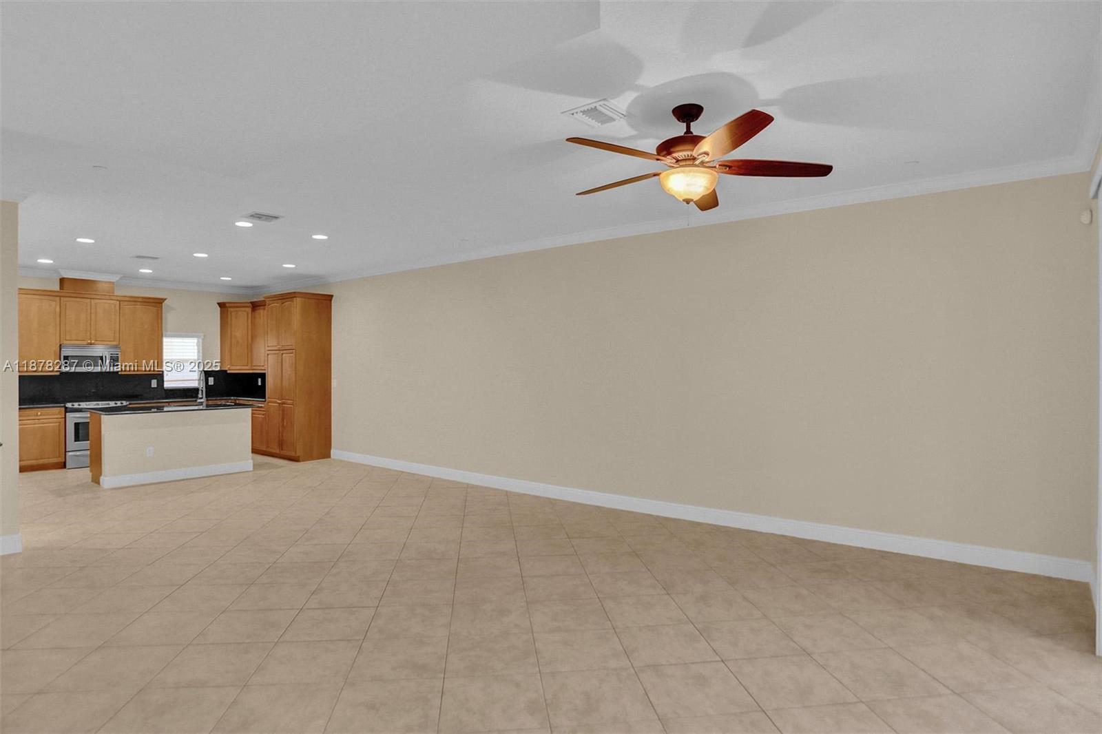 CROISSANT PARK - Residential Lease