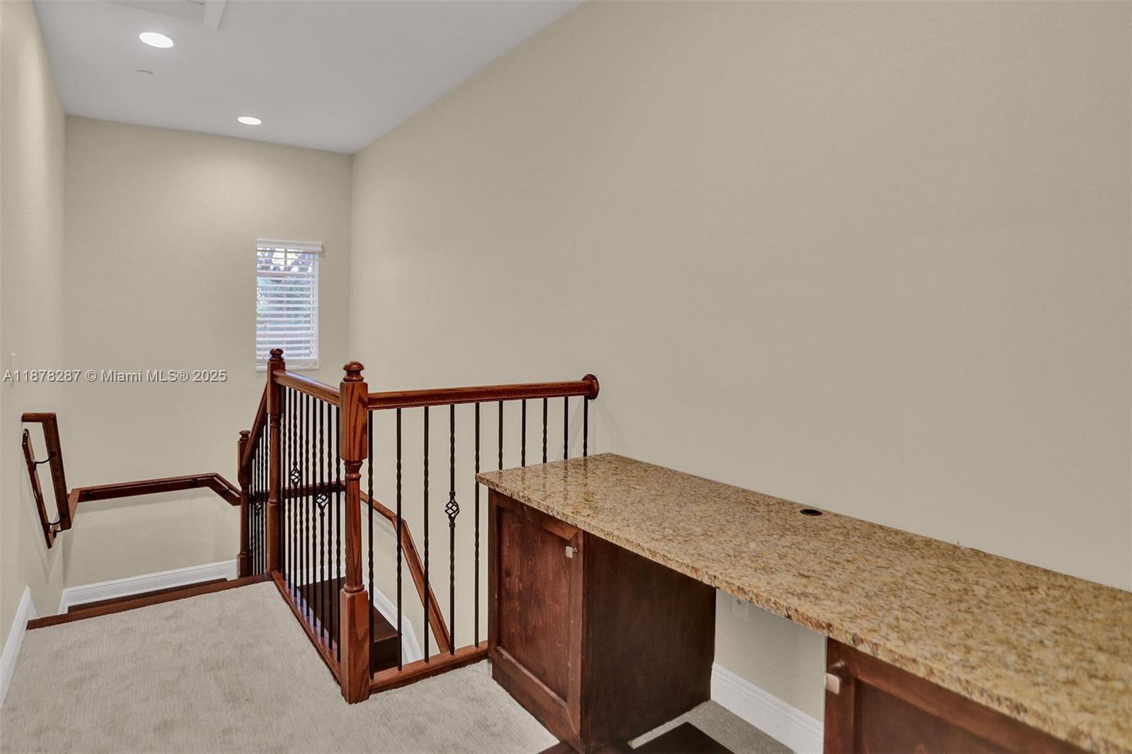 CROISSANT PARK - Residential Lease