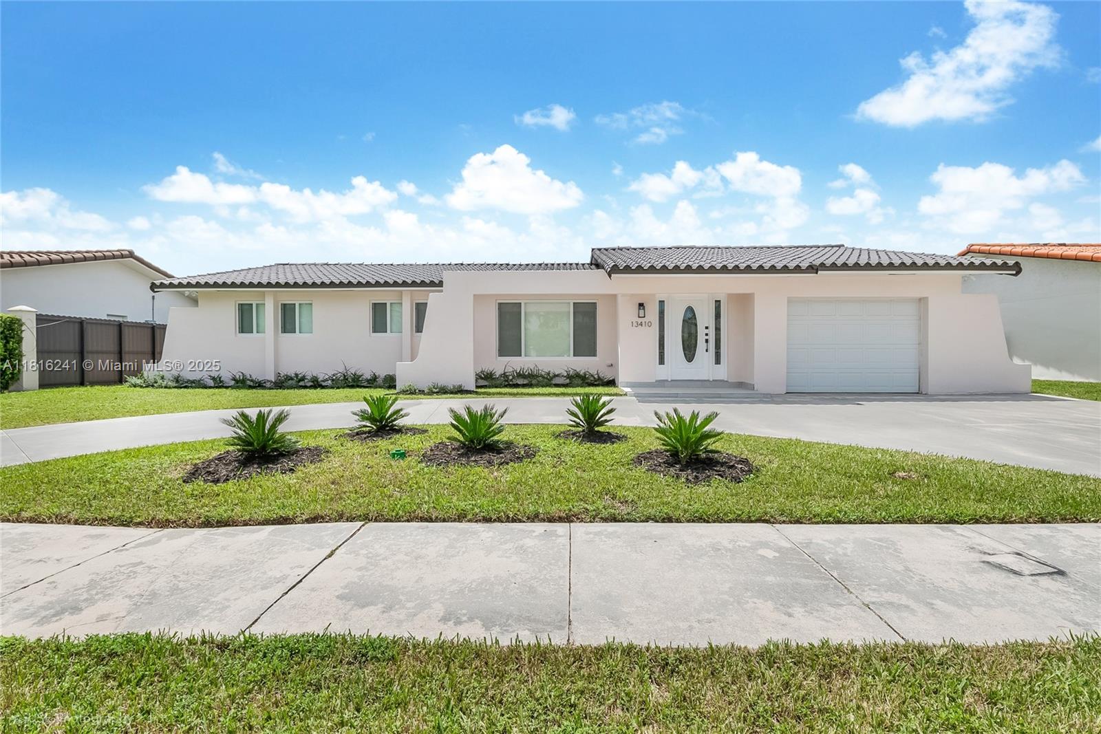 13410 Sw 21st St, Miami, Broward County, Florida - 3 Bedrooms  
2 Bathrooms - 