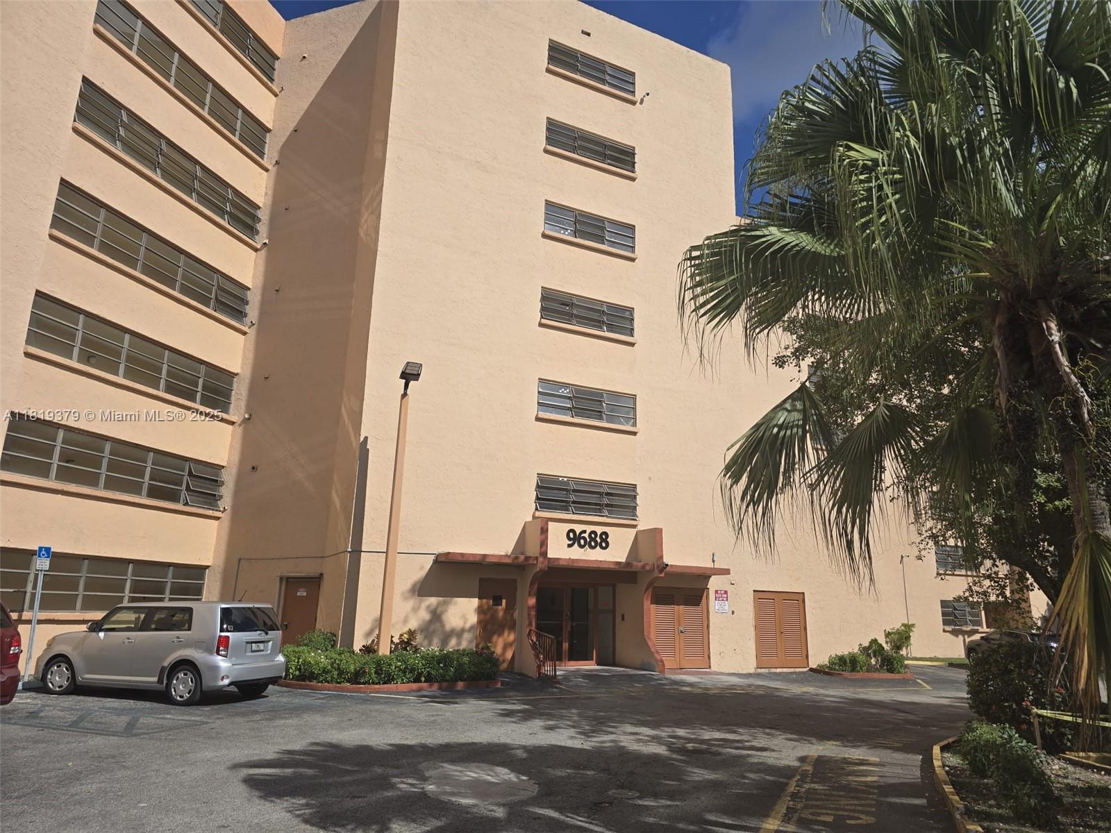 9688 Fontainebleau Blvd 409, Miami, Broward County, Florida - 2 Bedrooms  
2 Bathrooms - 