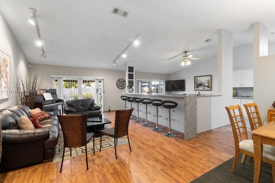 LINDGREN CENTRAL - Residential