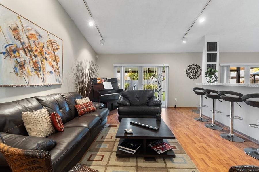 LINDGREN CENTRAL - Residential