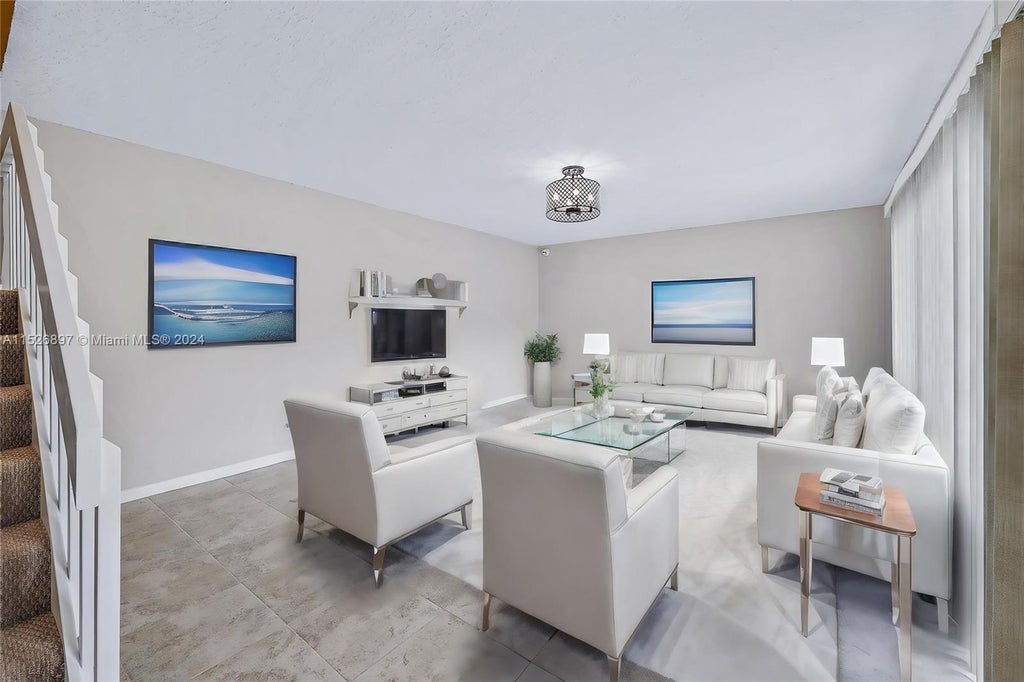 Photo of 110 N Delaware Blvd #9B, Jupiter, FL 33458 (MLS # A11526897)
