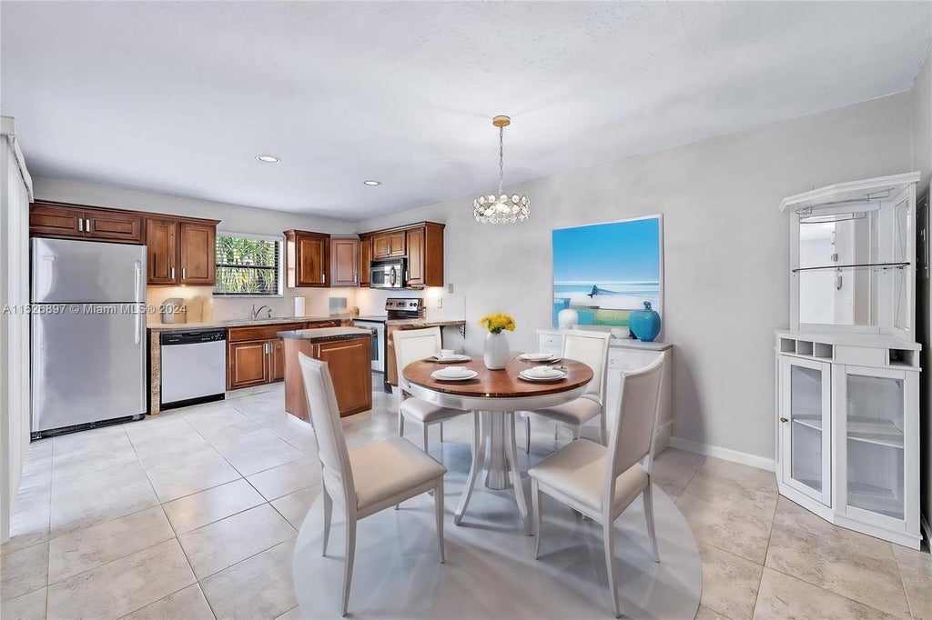Photo of 110 N Delaware Blvd #9B, Jupiter, FL 33458 (MLS # A11526897)