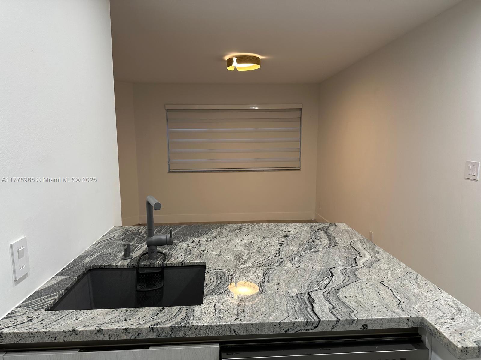 HOLLYWOOD PARC CONDOMINIU - Residential