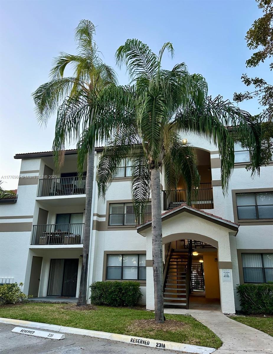 HOLLYWOOD PARC CONDOMINIU - Residential