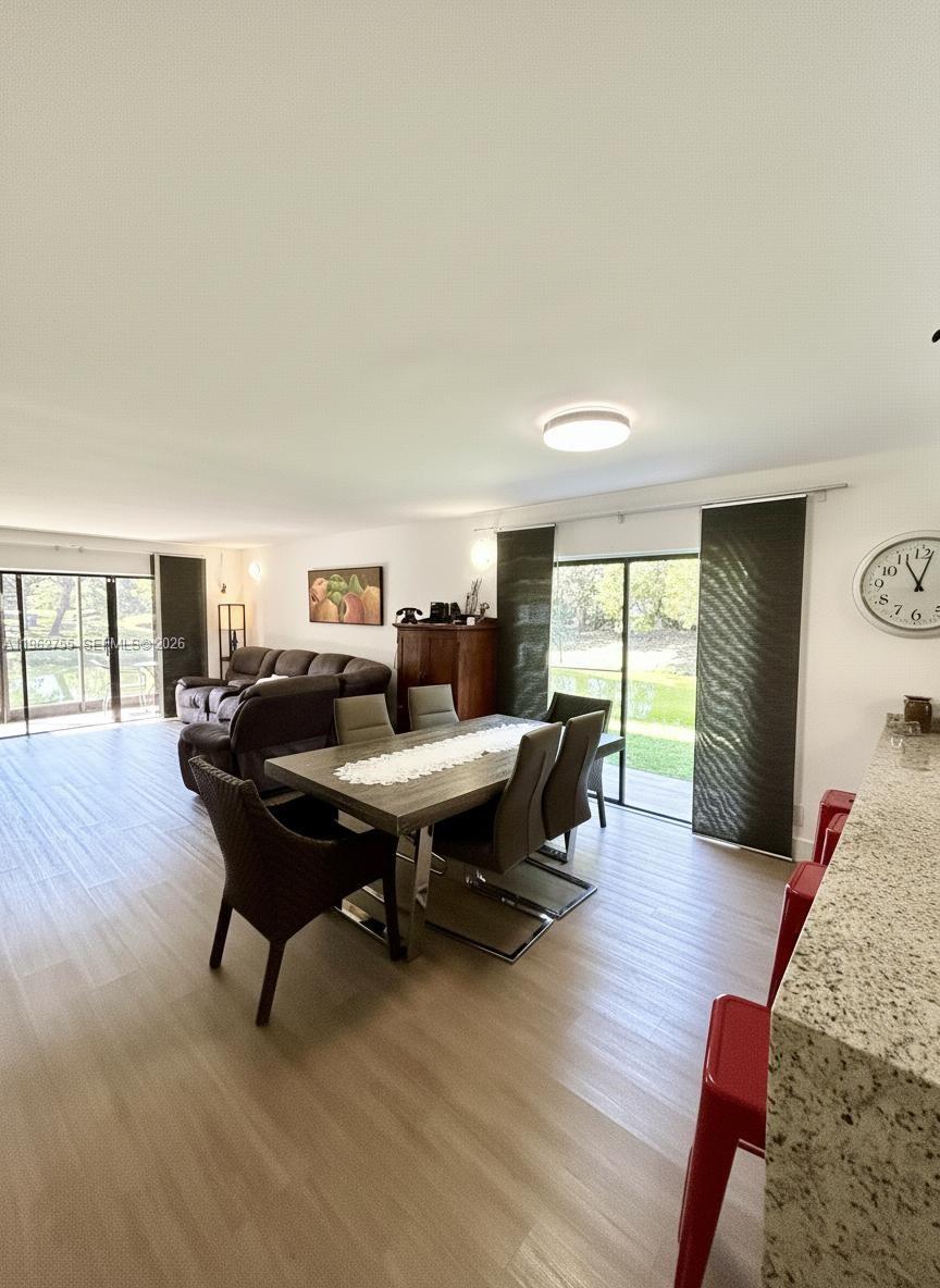 RACQUET CLUB APTS AT BONA - Residential