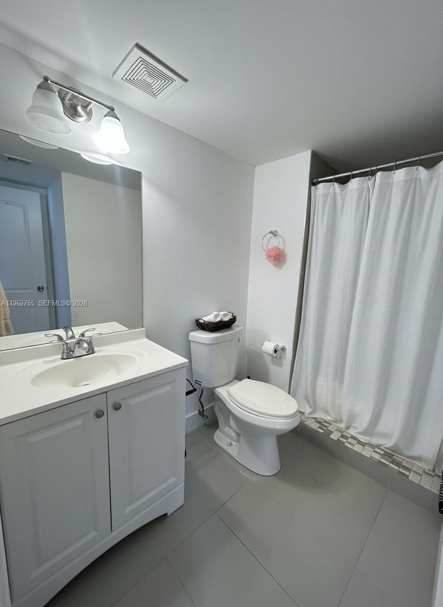 RACQUET CLUB APTS AT BONA - Residential