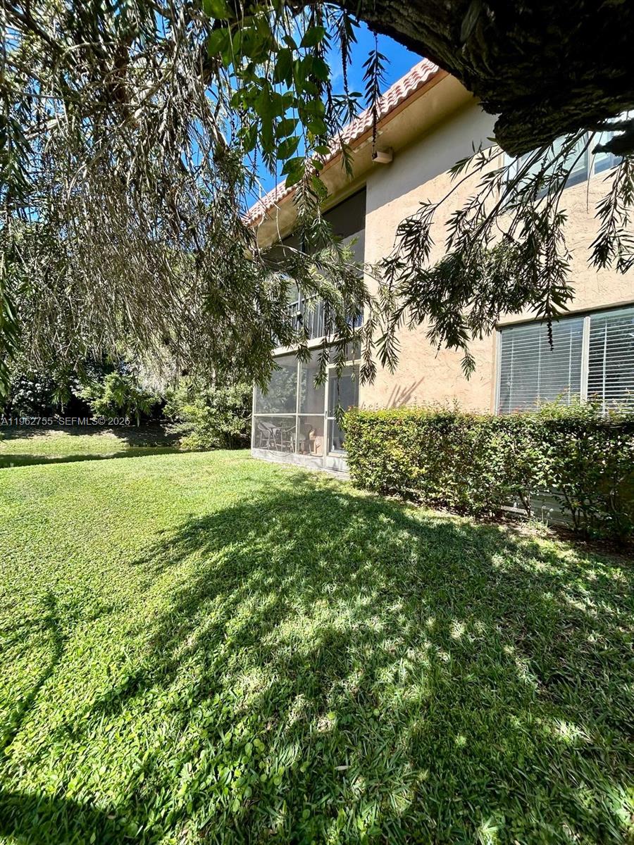 RACQUET CLUB APTS AT BONA - Residential