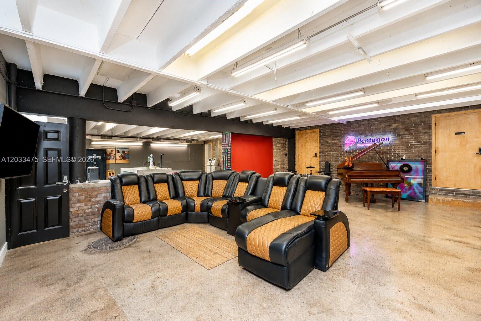 7025 NW 7th Ave