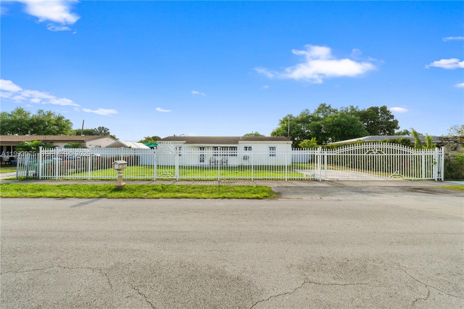 GOLDEN HIGHLANDS EST - Residential