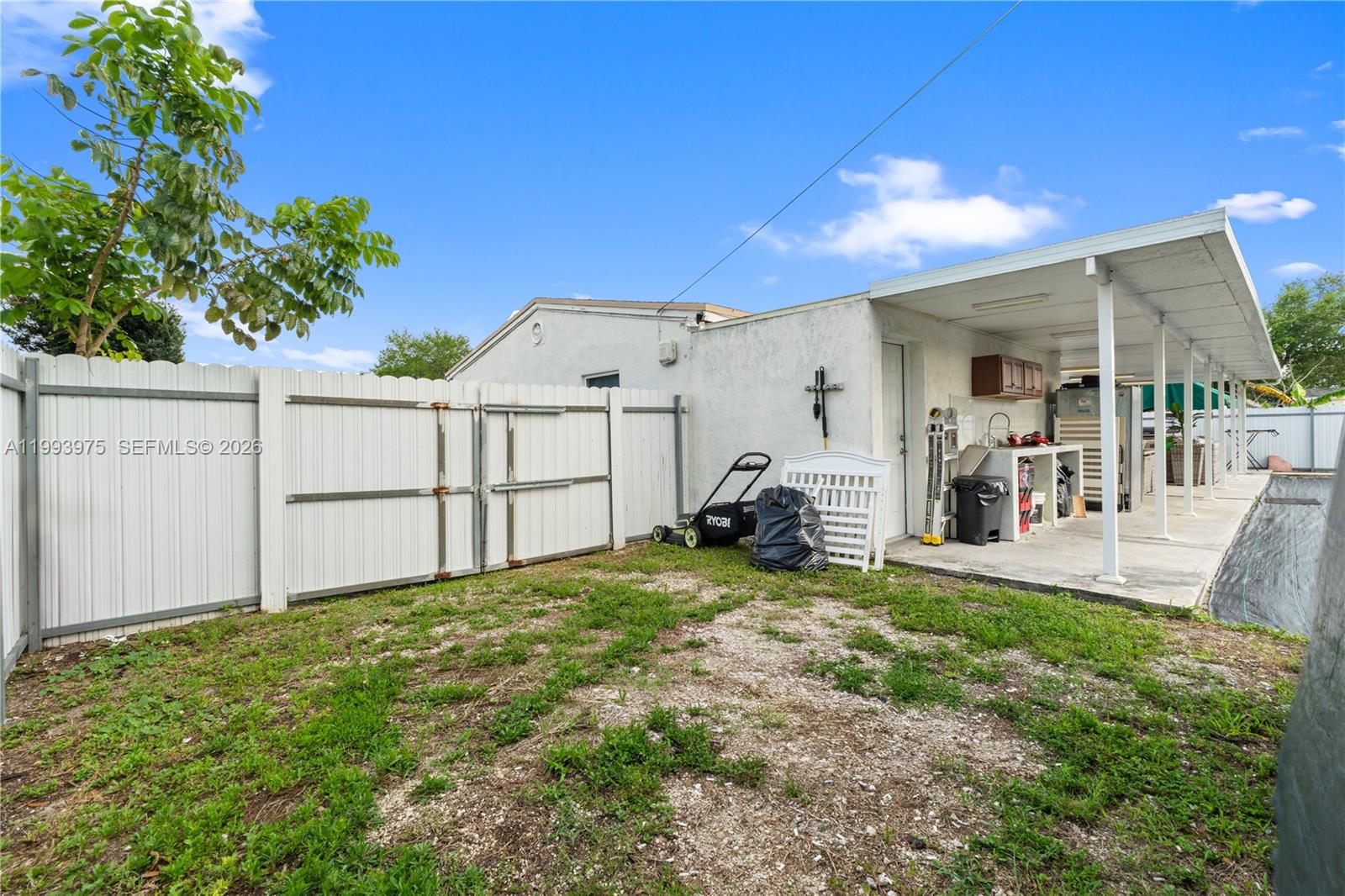 GOLDEN HIGHLANDS EST - Residential